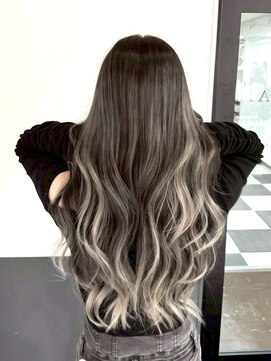 シエラ 心斎橋(CIERA.) イメチェンホワイトブロンドハイライト セミロング