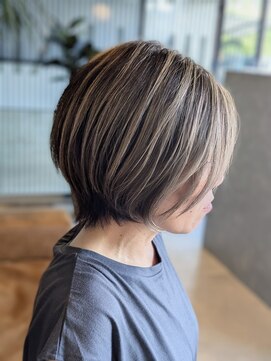 ジールヘアー(GIIL HAIR) 丸みくびれショートスタイル
