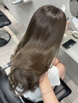 オニキス(ONYX) C229ブリーチなしダブルカラーオリーブベージュレイヤーカット