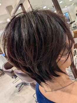 30代以上の女性から絶大な支持のサロン☆白髪を活かした≪上品×オシャレ≫なハイライトが今人気！！