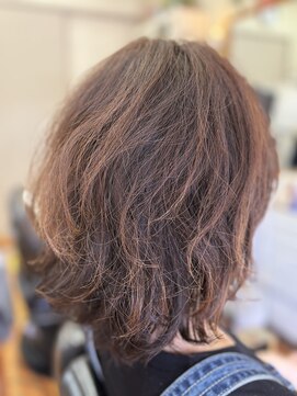 ナチュレヘアー(Nature hair) 外国人風の無造作なウェーブスタイル