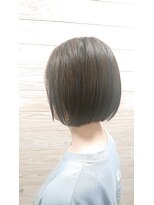 ナイン (Nine9) ツヤ感前下がりボブ