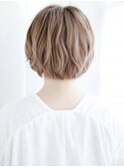 ハイトーンかきあげふんわりボブ