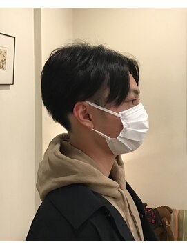 サエラクワトロ 前下がり刈上げセンターパート