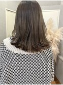 外ハネミディアム ベージュカラー