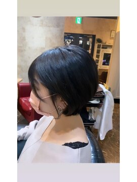 アンフィ 新杉田(Anphi) ショートボブ×ブルーブラック