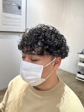 ザデイ カットアンドカルチャーショップ(THE DAY CUT&CULTURE SHOP) プードルパーマ[メンズカット/フェード]