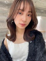 顔周りカットベージュカラーくびれミディアム【肥田亜沙美】