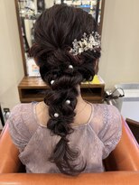 ヘア ミーツ ドレス プレローマ(HAIR meets dress pleroma)&nbsp;編みおろし風アレンジ