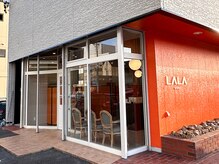 ララ バイ ソリコ 安城店(LALA by sorico)の雰囲気（【安城市】スタイリッシュなサロン。駐車場も完備しております☆）