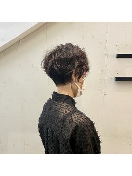 ハルキ ミナト ジャパン オオサカ(HARUKI MINATO japan OSAKA) 40代50代大人かわいいショートボブｘ小顔ひし形パーマ