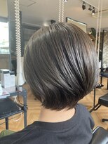 フラクト(FLact)&nbsp;ショートボブ_コンパクトボブ_グレージュ