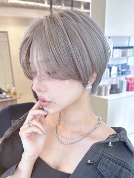 イヴォークトーキョーオーサカ(EVOKE TOKYO osaka) マッシュ×くびれショート