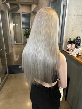 バルバオ サロンドベレーザ 大須(BALBAO salon de belleza) *ホワイトシルバー*