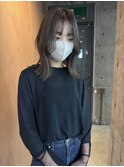 グレージュ×くびれヘア