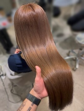 ジーナ 名駅(XENA.) ミルクティーベージュ/ブラウンベージュ/寒色ベージュ