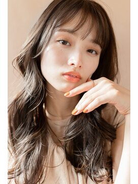 オリーブグレージュ韓国風巻き髪フェイスレイヤーラフウェーブ