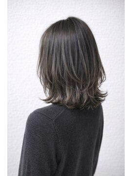 フォイルヘアー(Foil.hair) 20代30代40代◎透明感グレーカラー 外はねミディアム