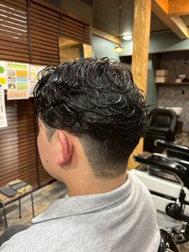 スタンドバーバー 柏(STAND BARBER) MEN’S HAIR/波巻きツイストスパイラル/リバースセンターパート