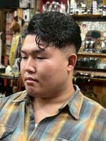 サンアンドマーリィズバーバー 駅前店(SON&MARLEY'S BAR BER) 大人七三/ナチュラルパーマ/本厚木