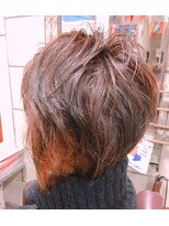 ヘアーアンドメイクステラ インナーカラーをプラスしたブリティッシュショート