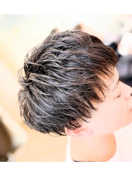 ヘアステージアミカル 束感ショート