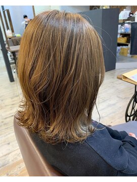 エミュー(emue) オリーブベージュカラーインナーベージュミディアム