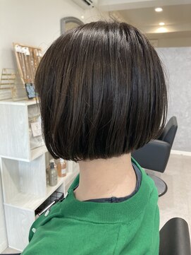 ガーベラ(gerbera) ぱつっと切りっぱなしボブ♪