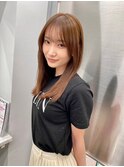 明るさと抜け感のあるヘアスタイル