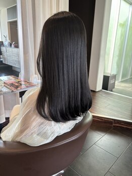 ヘアサロン フラット(Hair salon flat)の写真/《FLOWDIA》髪のダメージ部分のみ補修する新技術!マルチに補修、毛髪強度を高めハリのあるなめらかな艶髪へ