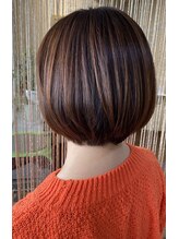 ヘアー リーフ(Hair Leaf) 髪に、毛流れをだすブリーチを使わないハイライト