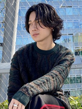 ユーフォリア 渋谷グランデ(Euphoria SHIBUYA GRANDE) 毛流れパーマ フェザーパーマ ミディアムウルフ MOMO