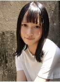 光をまとった透け感ストレートナチュラル