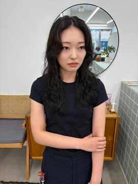 シカ(sica) ロングパーマ+透明感カラー