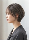 20代30代/耳掛けショート/ベージュカラー