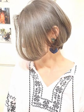 ランプ ヘアー(lamp hair) THROWアッシュベージュ、シースルーショート【lamp尾崎】