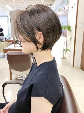 キアラ(Kchiara) 前髪長め前下がり大人ショートkchiara天神川野直人