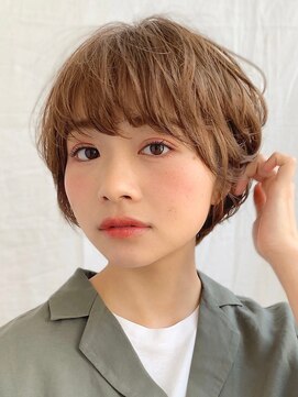 ノイカーム(noi Calm) 顔周りレイヤーカットグレージュカラーくびれボブベージュカラー