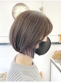 インナーカラー 丸みボブ 前髪あり