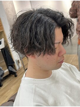 クオンヒール 淀屋橋店(QUON HEAL) スペインカール/スパイキーショート/フェザーパーマ/フェード