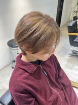 トレス(TRESS)&nbsp;ブリーチカラー　シアーカラー　ベージュカラー　センター