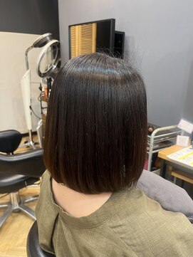 アルター(aL ter) 内巻きボブ［デザインカラー/レイヤーカット/ウェットヘア］