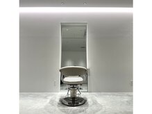 アースイズアート 六本木(EARTH IS ART)の雰囲気（天井高く広々とした店内はゆったりと寛げる洗練された空間です。）