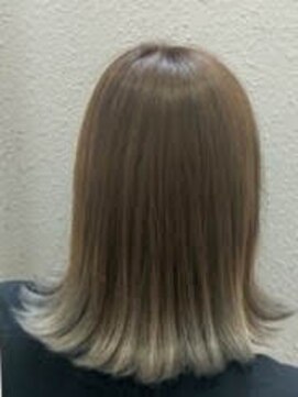 オッジ 箕郷店(Oggi) 外ハネハイトーンカラー 12月