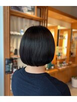 プラス アヴェダ(PLUS AVEDA)&nbsp;ブルー系艶カラー×丸みボブ