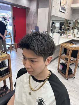 ヘアー ラボ エムツー(hair lab m2) スパイキーショート×ピンパーマ｜ツイスト風メンズパーマ