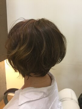 エクス ヘア ネイル(eX Hair Nail) クセ毛風グラデーションボブ