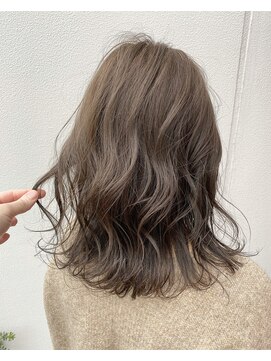 トリート 西船橋店(TREAT) くすみベージュ_西船橋/西船橋駅