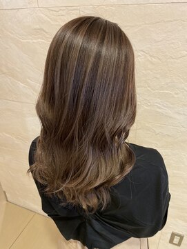 ファーレンピュアスウィート(fahren-pure-suite) 外国人風ベージュカラー