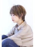 ローライトアッシュブラウン大人かわいい小顔ワンサイドショート